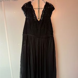 Belsoie maxi dress size 24